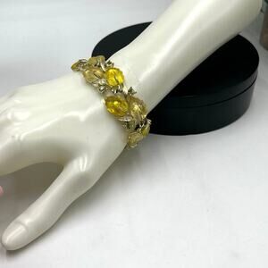 Lisner Vintage Frosted Autumn
Leaves Yellow Amber Rhinestone Gold Tone Bracelet